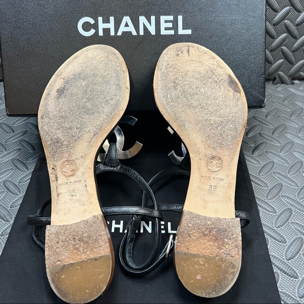 Chanel | Logo sandals - Picture 4 of 13